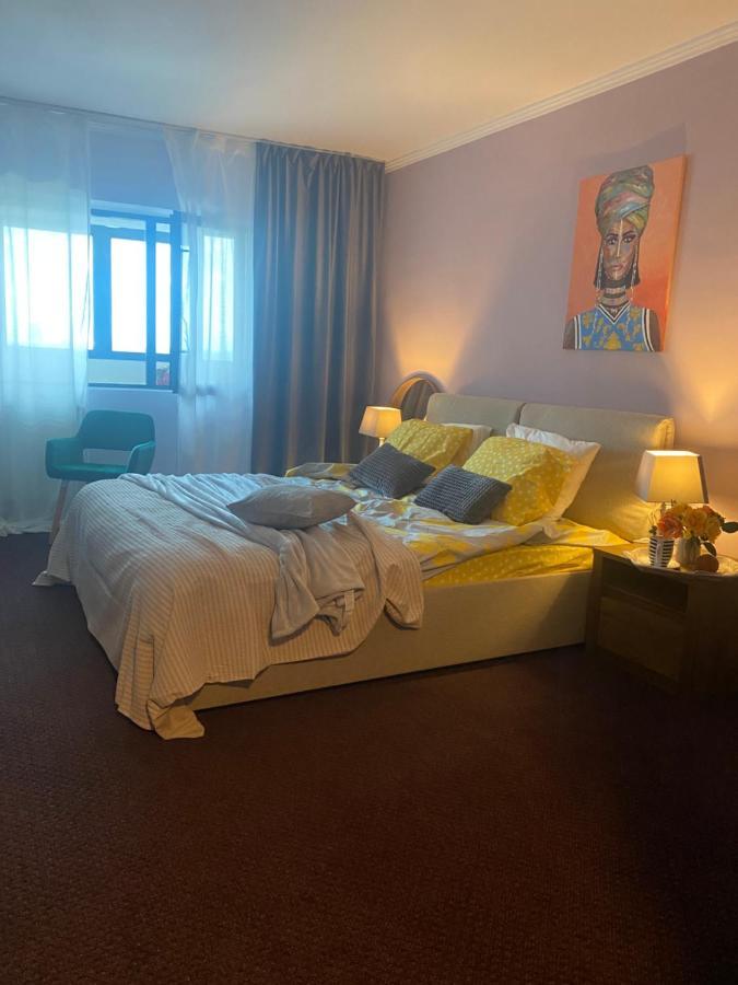 Victoriei Deluxe Suites Bucharest Exterior photo