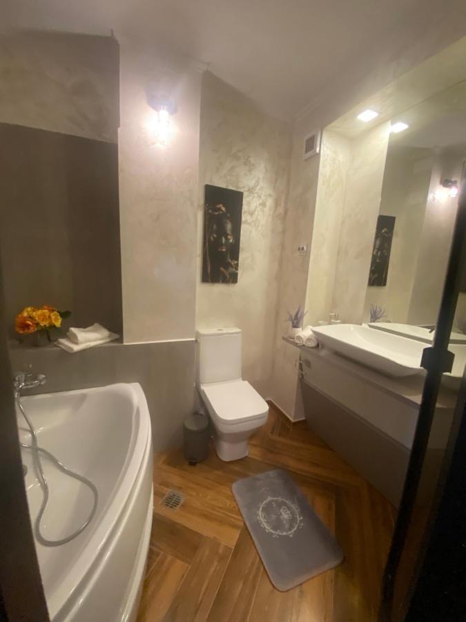 Victoriei Deluxe Suites Bucharest Exterior photo
