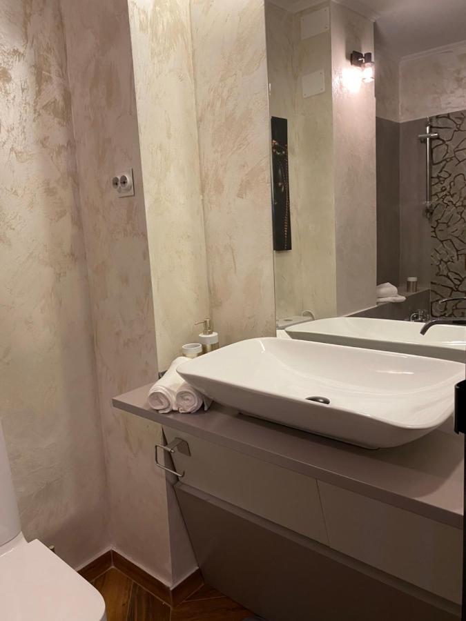 Victoriei Deluxe Suites Bucharest Exterior photo